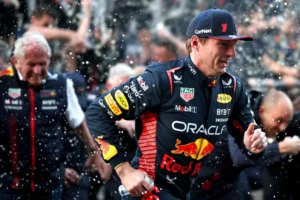 F1: Verstappen celebra novo recorde de vitórias em uma temporada