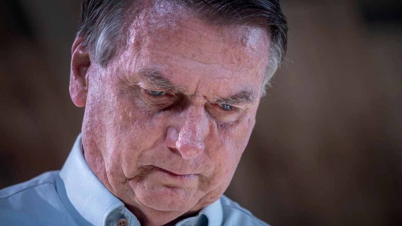 Defesa de Bolsonaro recorre contra prisão domiciliar