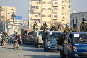 Rebeldes sírios tomam cidade estratégica de Homs e enfraquecem ainda mais o regime de Assad 