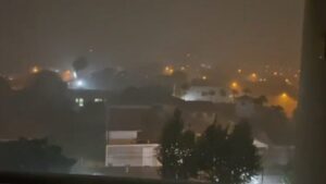 Tempestade em Limeira danifica igreja histórica e arranca cobertura de posto de combustíveis
