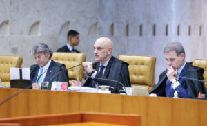 Moares vota para responsabilizar redes sociais por postagens ilegais de usuários