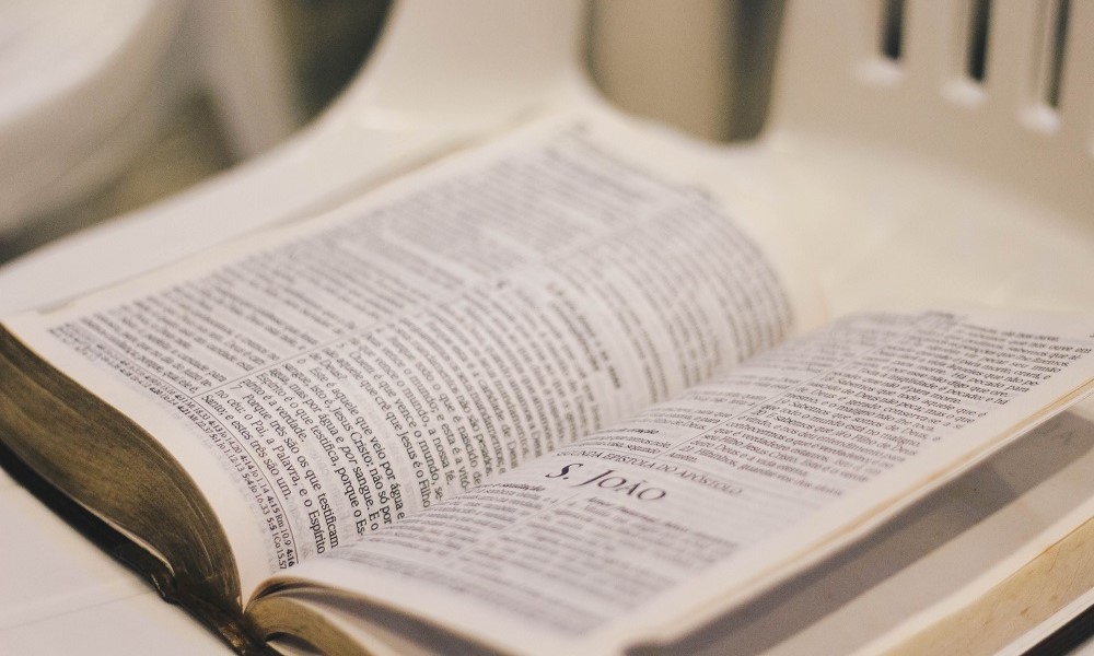 Cristãos predominam no mundo, mas islâmicos e os sem-religião aumentam
