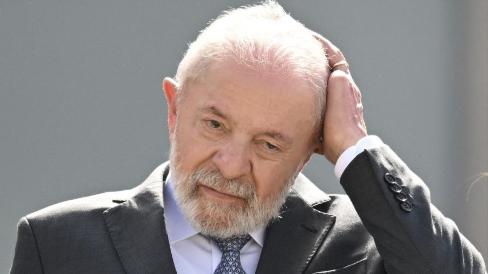 Avião da FAB com Lula apresenta problema técnico com risco de fogo