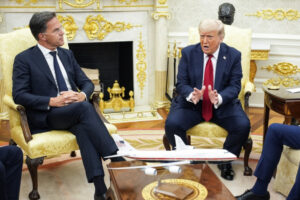 Trump ameaça Rússia com tarifa de 100% caso não chegue a acordo com Ucrânia em 50 dias