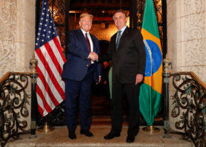 Trump publica carta a Bolsonaro e insiste que o Brasil ‘pare de atacar’ ex-presidente