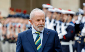 Lula assina decreto que regulamenta Lei da Reciprocidade após ‘tarifaço’ de Trump