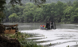 Texas busca desaparecidos após enchentes que deixaram ao menos 79 mortos
