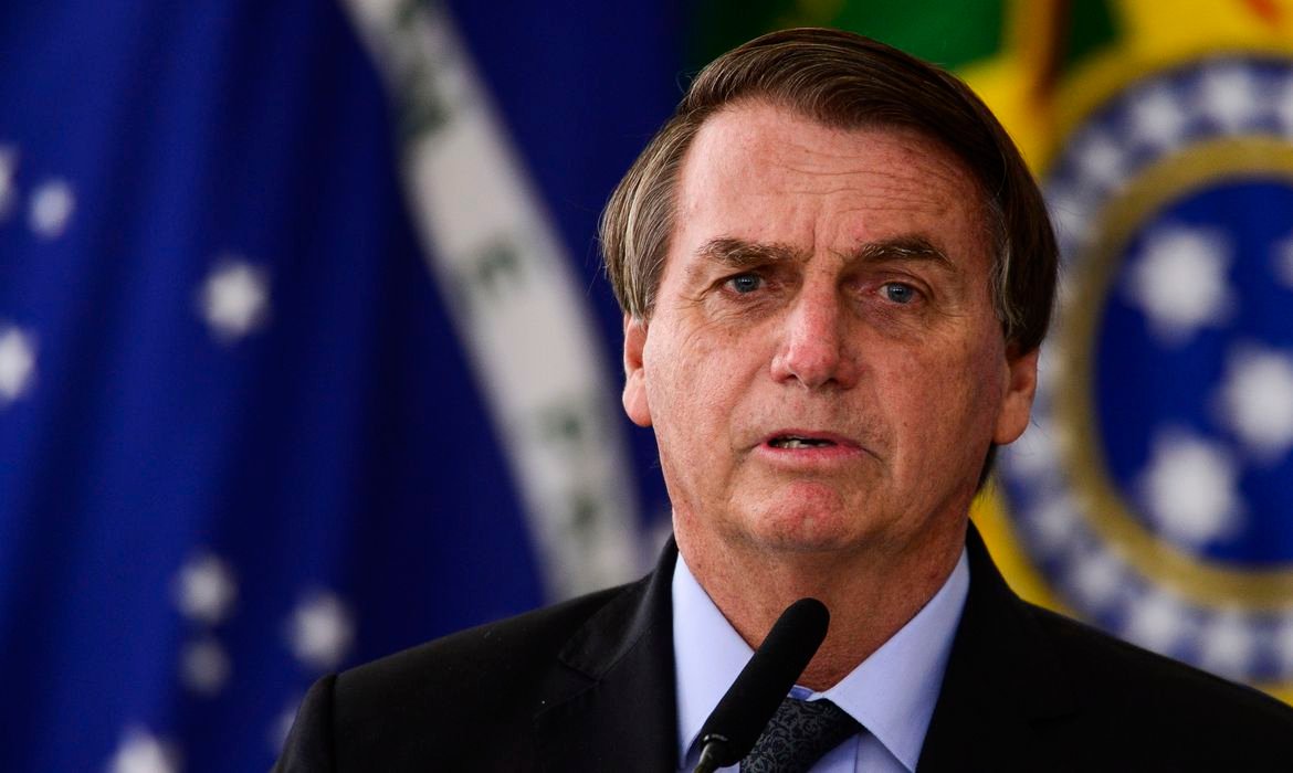 Laudo de Bolsonaro aponta câncer de pele em lesões retiradas
