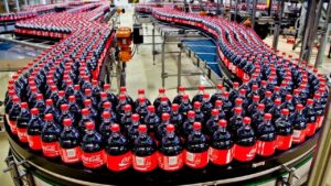 Após pressão de Trump, Coca-Cola anuncia versão adoçada com açúcar de cana