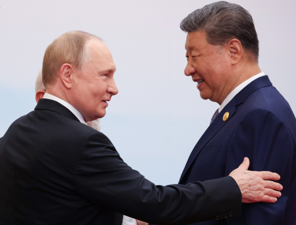 Xi Jinping e Putin se reunem na china