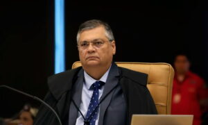 Dino vota para condenar Bolsonaro por plano de golpe; placar: 2×0