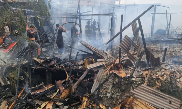 Mais de 15 moradias são atingidas por incêndio em Cubatão – SP