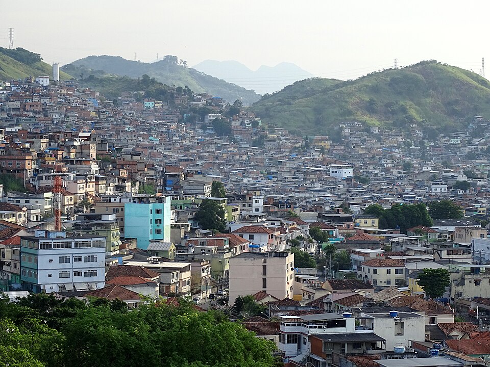 Operação no Rio de Janeiro contra facções criminosas registra 64 mortes