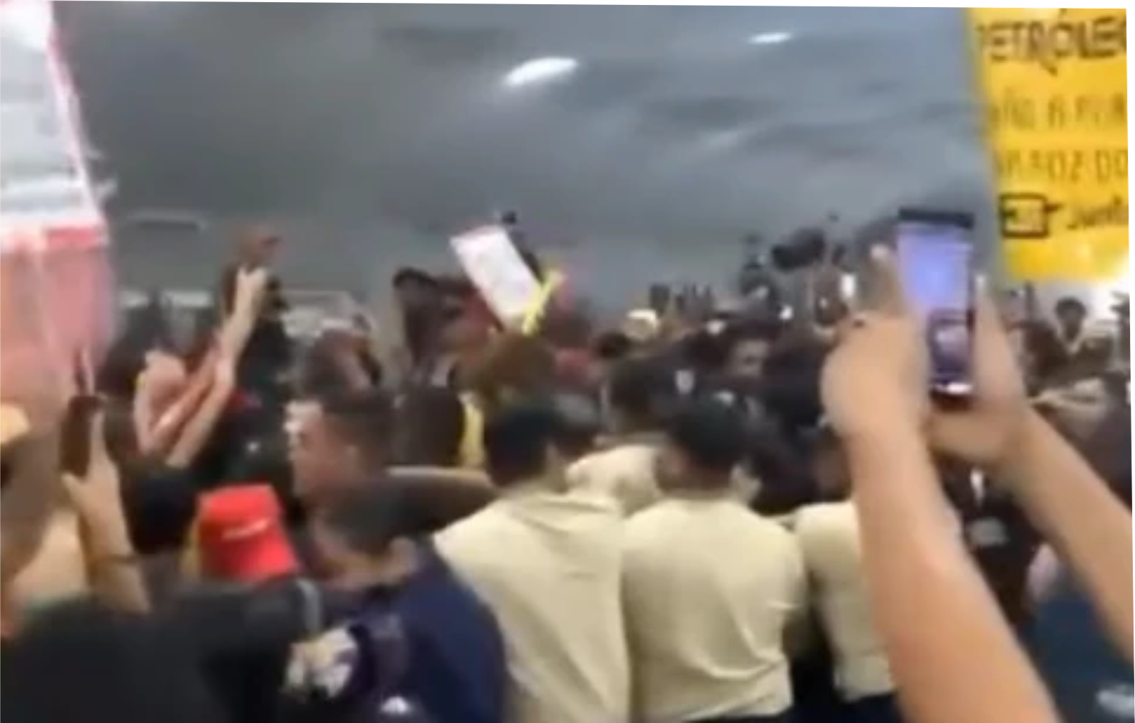 Protesto na COP30 gera tumulto e confusão