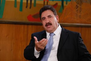 Ratinho se pronuncia após ser processado por falas sobre Erika Hilton