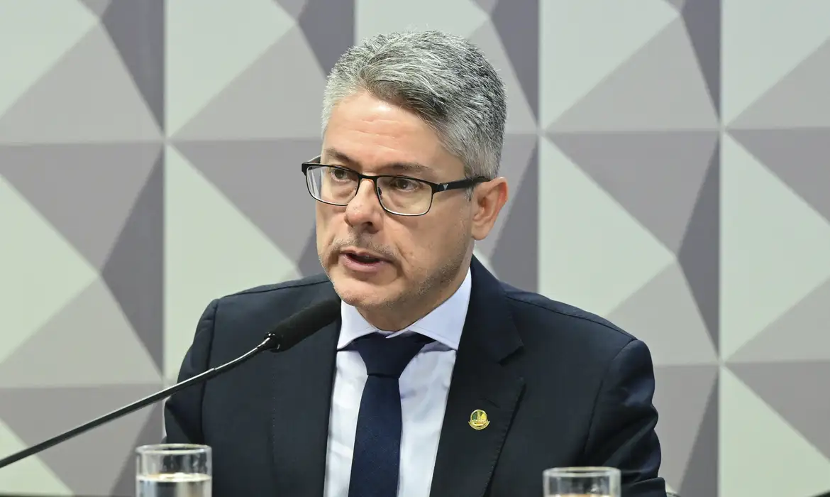 Governo Lula faz manobra politica para a rejeição do relatório do crime organizado